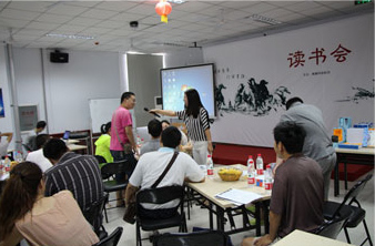 新鄉(xiāng)網(wǎng)站客服部第三期服務(wù)咨詢?nèi)諘h報(bào)道